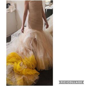 Showstopper couture Vera Wang gown! Size 6! Never worn, perfect condition